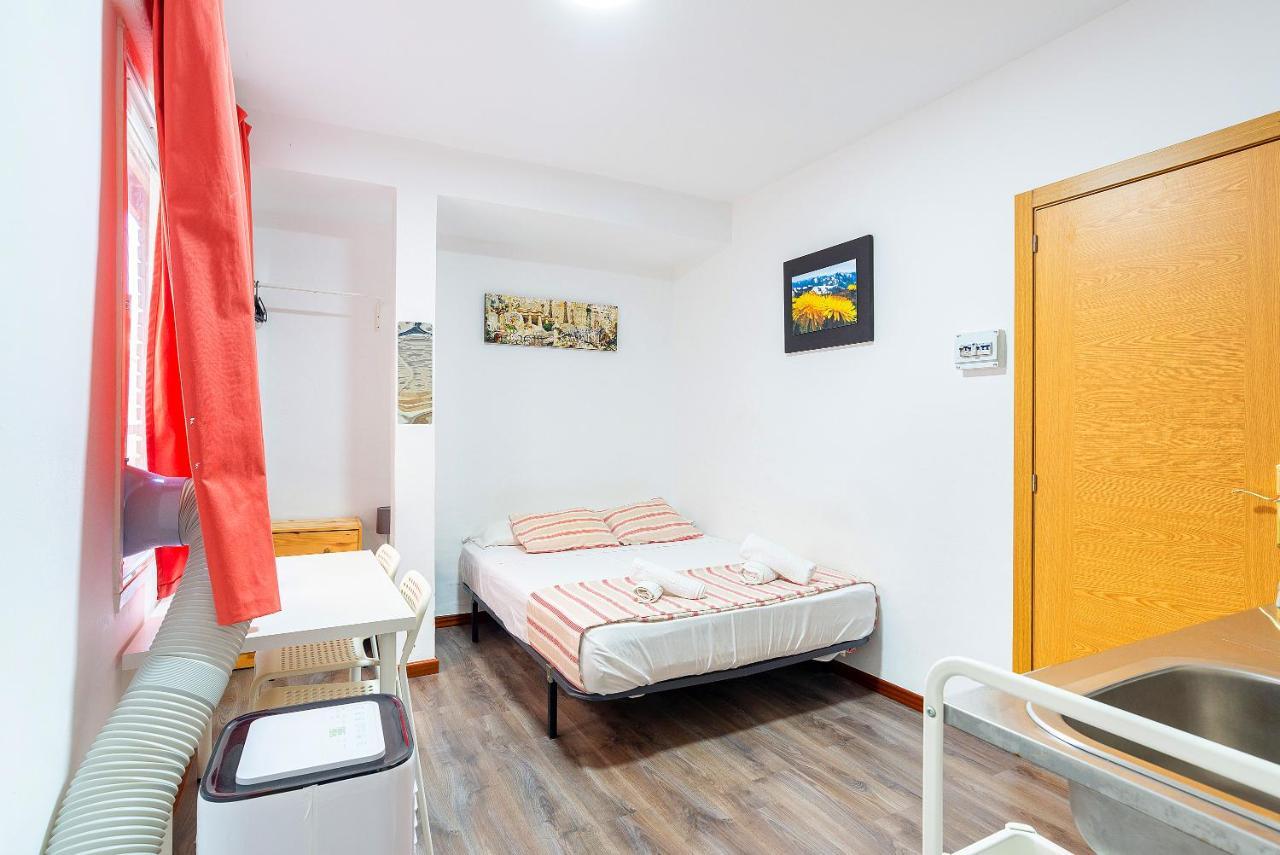 Rooms Young People Only, Soho Citycenter Málaga Exteriör bild